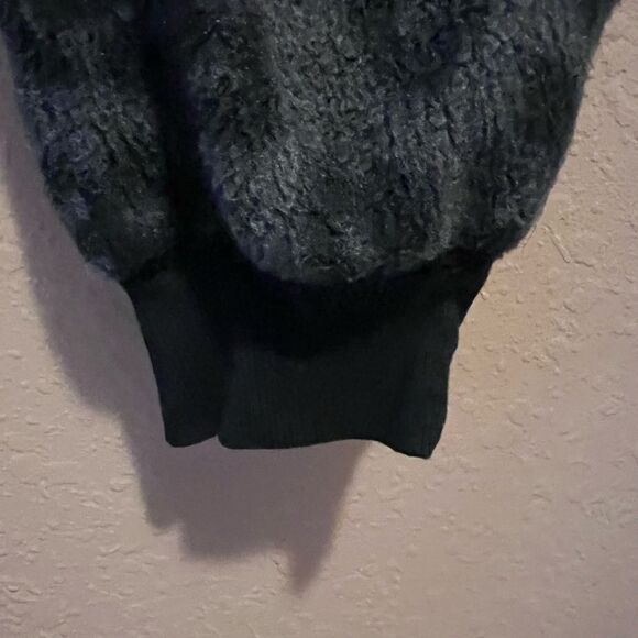 Old Navy black and grey tiger print pants - Picture 6 of 7